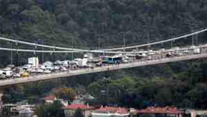 FSM’deki intihar girişimi trafiği kilitledi