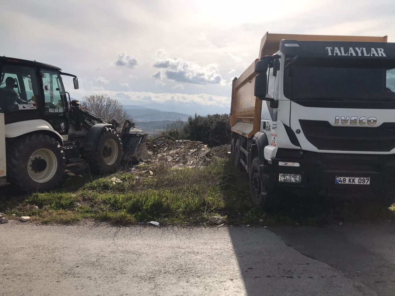 Boğaziçi’nde moloz temizliği yapıldı